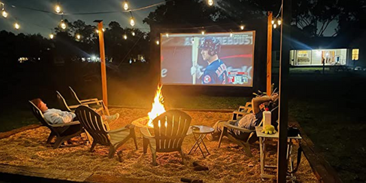 How does outdoor projector work?